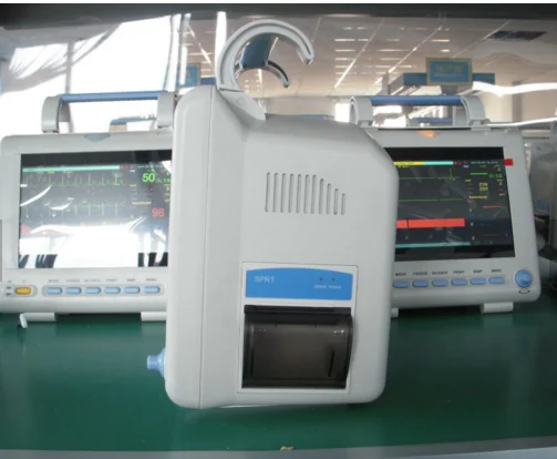  KN-601D подходит для работы в движении многопараметрический монитор пациента с 6 параметрами