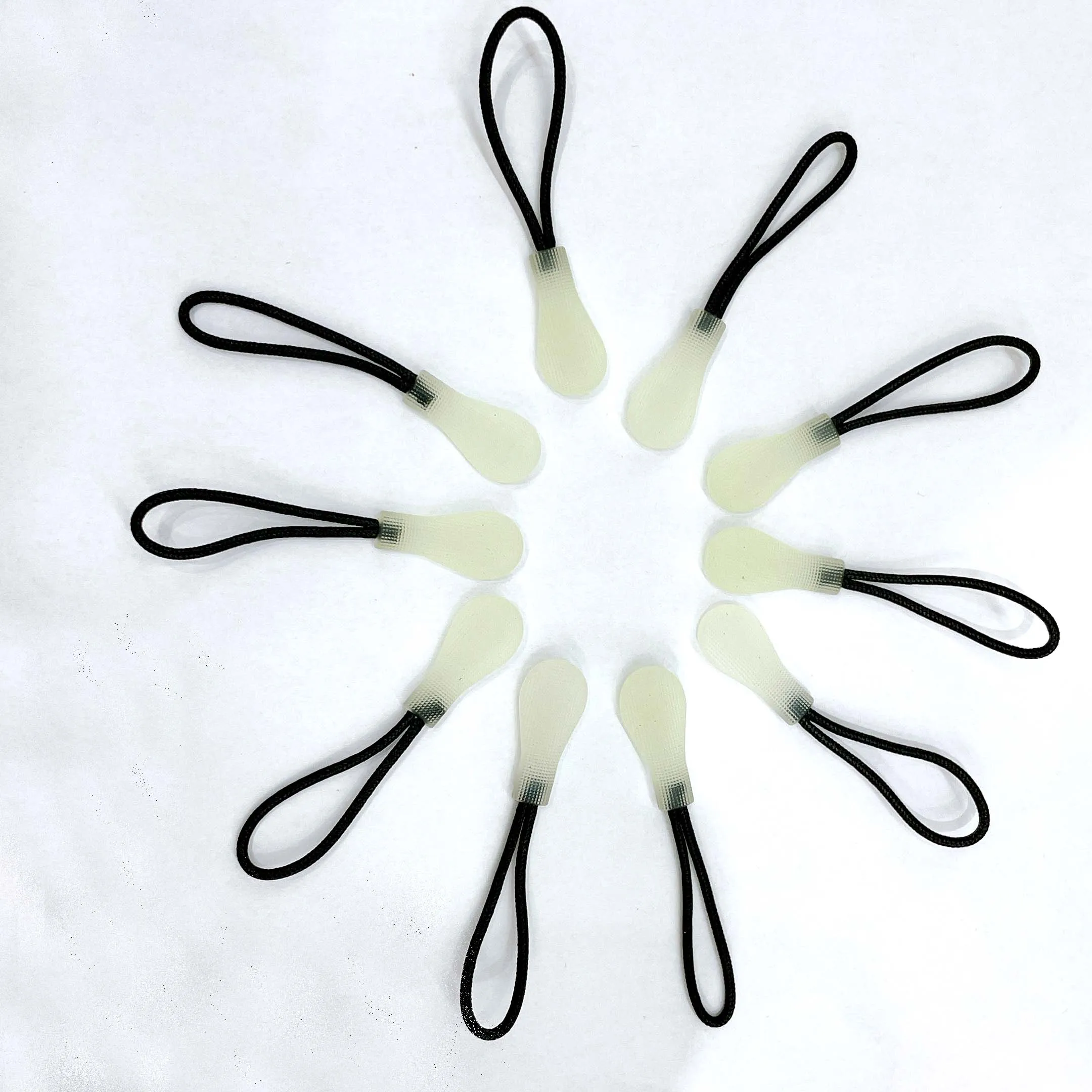 CHENQI Custom Reflective Rubber Plastic Luminous Logo Glow in the Dark Zipper Puller for Phosphorescent Zipper