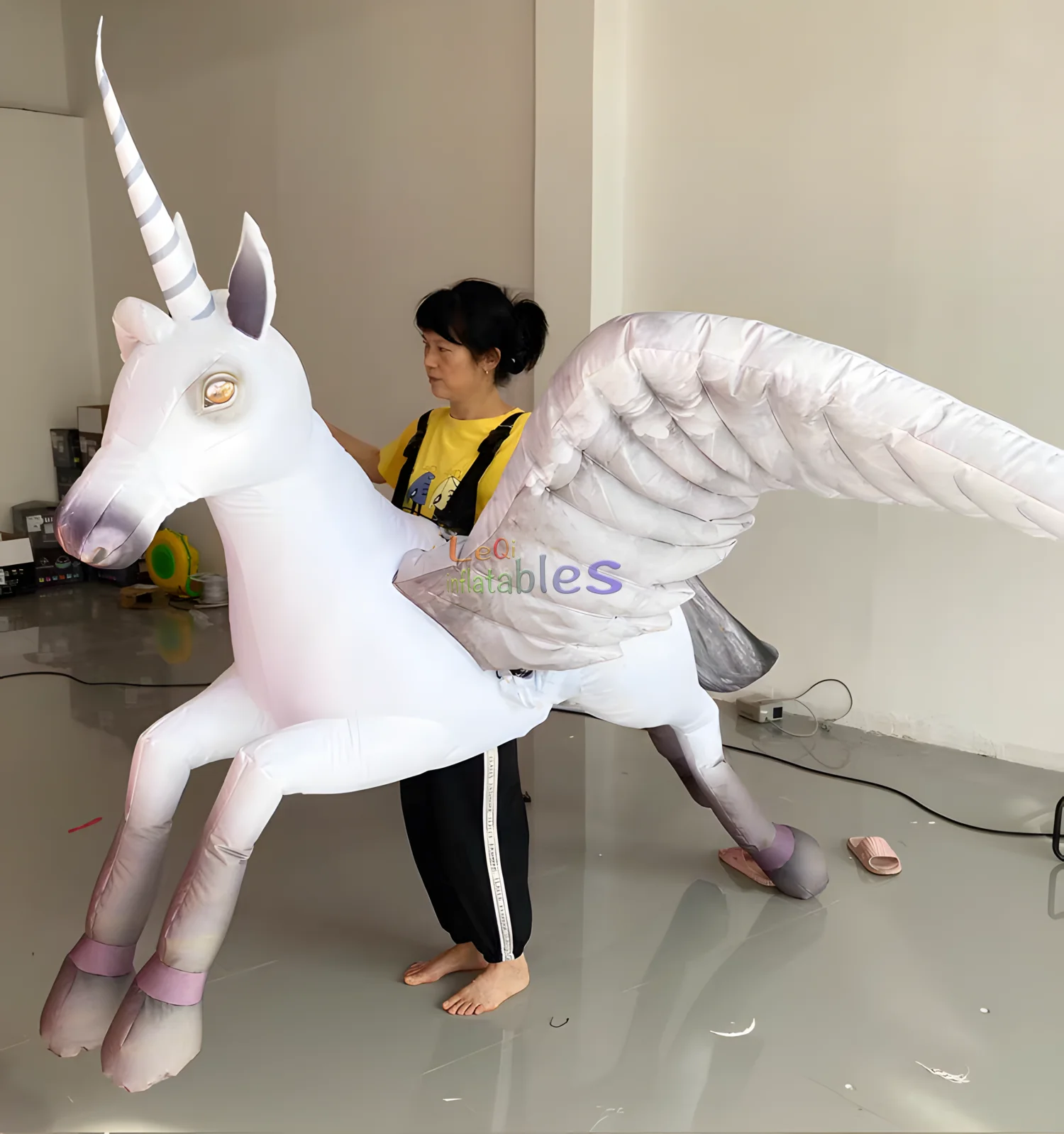 New Design Led Lighted Inflatable Flying Horse Costume Blow Up Horse Puppet For Advertising Halloween Parade Performance