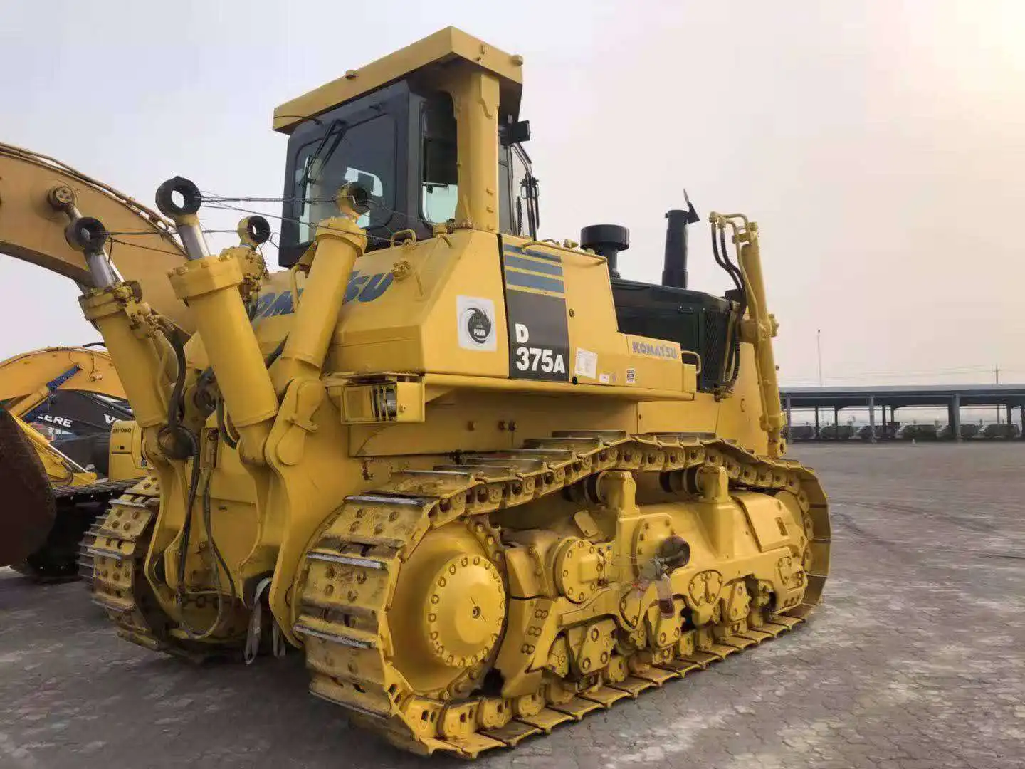 Тяжелая техника б/у бульдозер komatsu d375A d375a гусеничный с мощным рыхлителем d375a-3 d375a-6