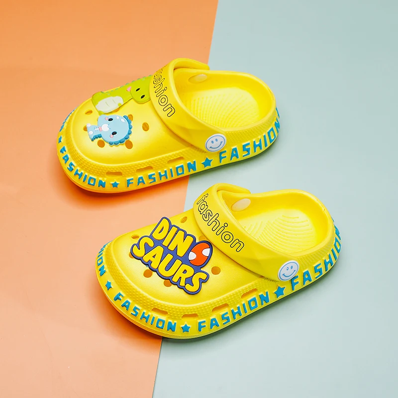 
Summer Beach Sandals Garden Clogs Cartoon Plastic Label Platform Garden Shoes EVA Waterproof Soft For Kids Baby Shoes 