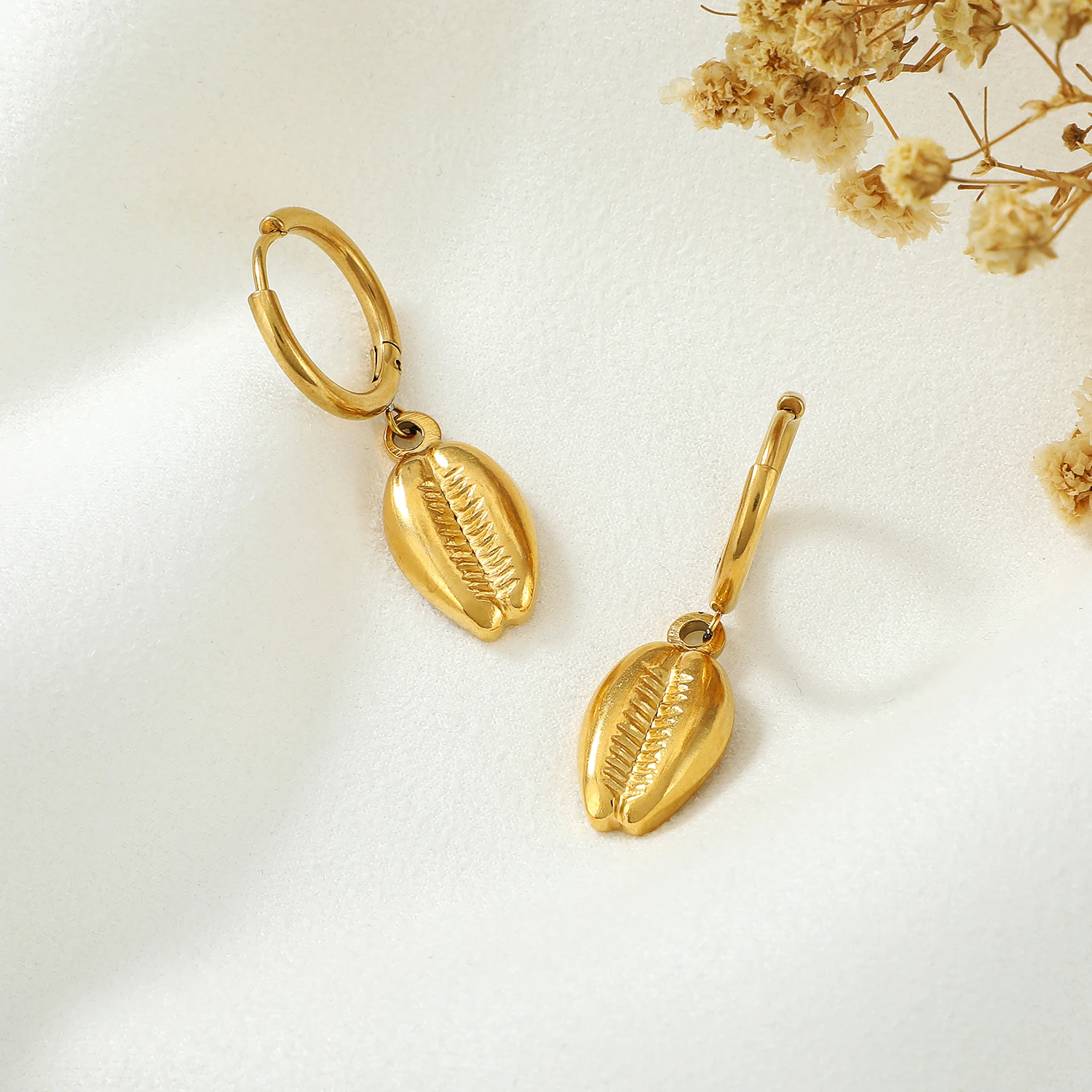 Designer Luxury Jewelry Custom 18K Gold Plated Stainless Steel Coffee Bean Gold Earrings 2022