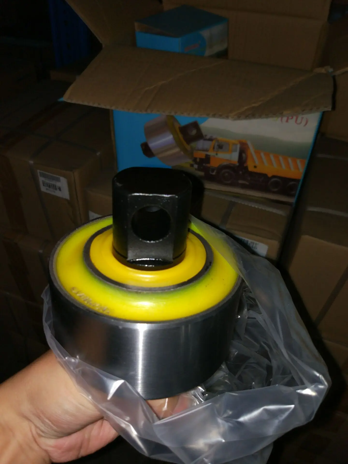 OEM Truck auto spare parts with 105mm torque rod bush 49305-1110