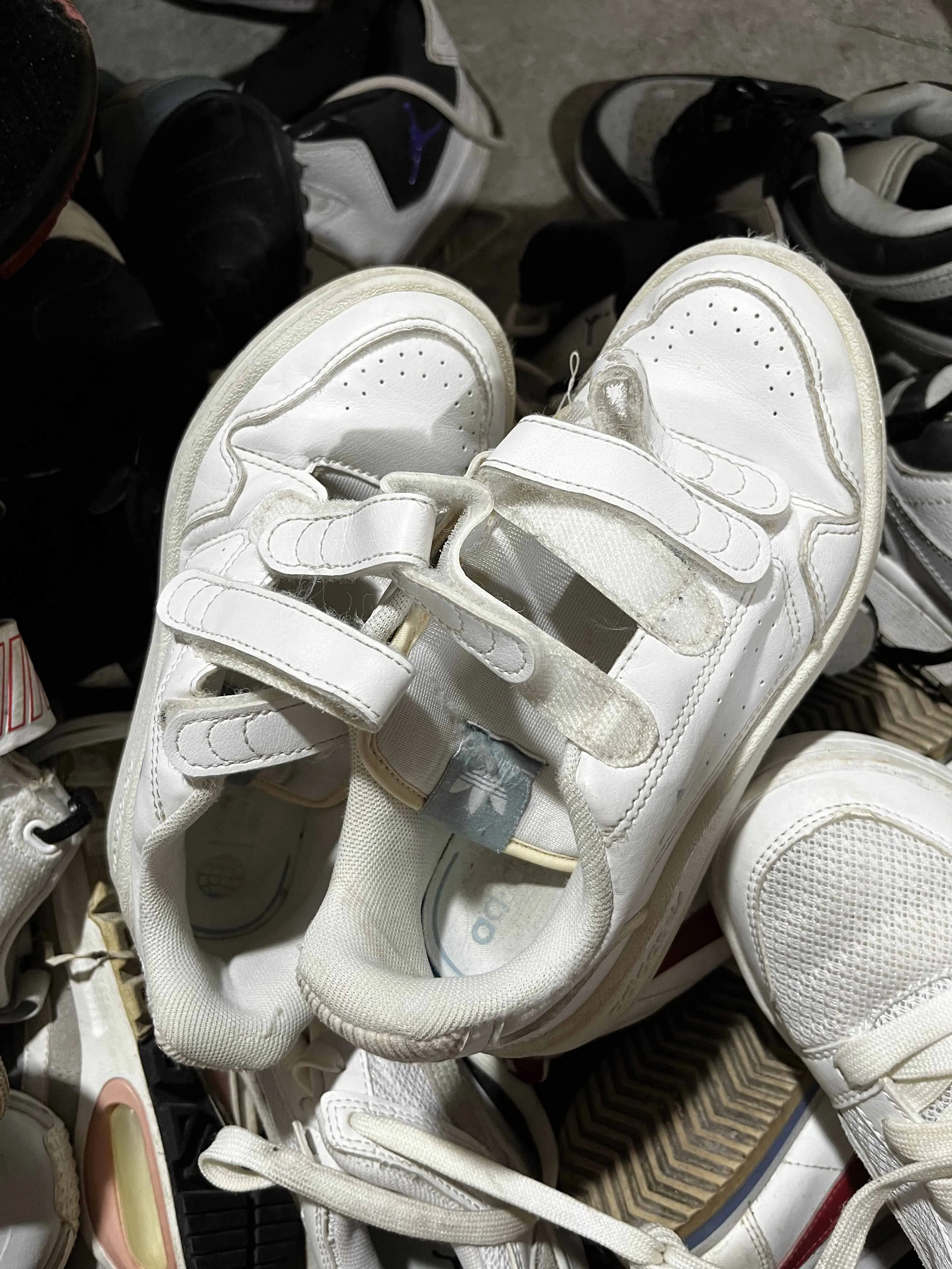 Factory Wholesale Unisex Kids Sport Shoes Mixed Style Fashion Running Shoes suit Summer Breathable Style for adiddas shoes