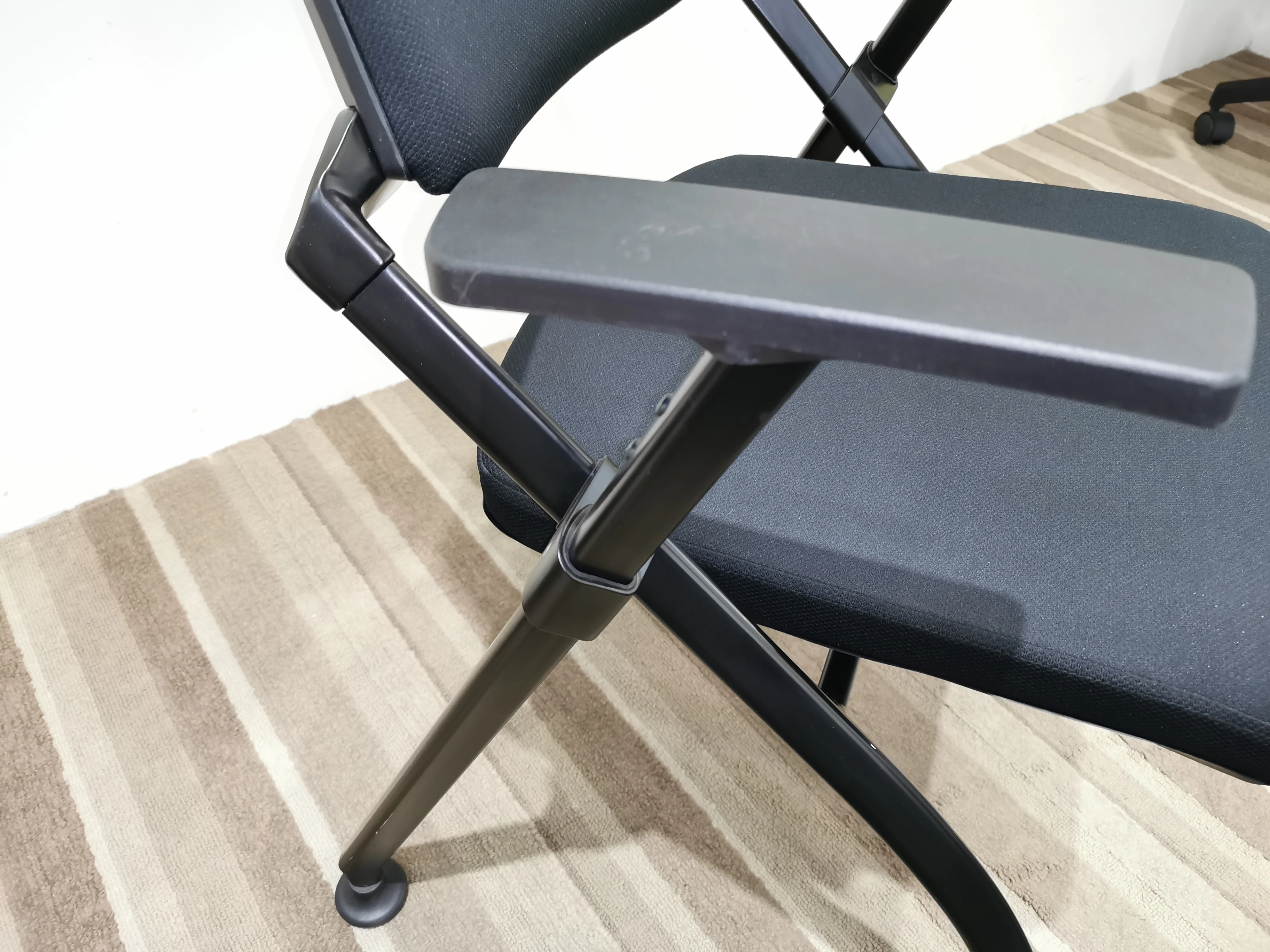 Commercial furniture stackable Full black X-cross metal frame Folding seat high school Chair for training center