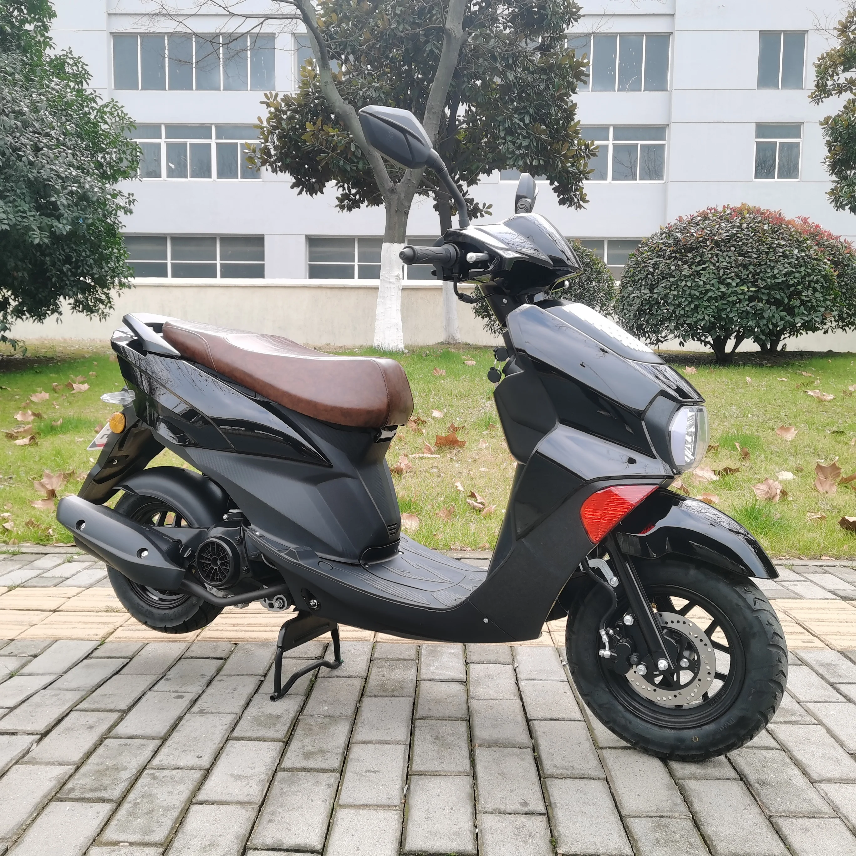 2024 new design gas scooter in 125cc/150cc good drive test