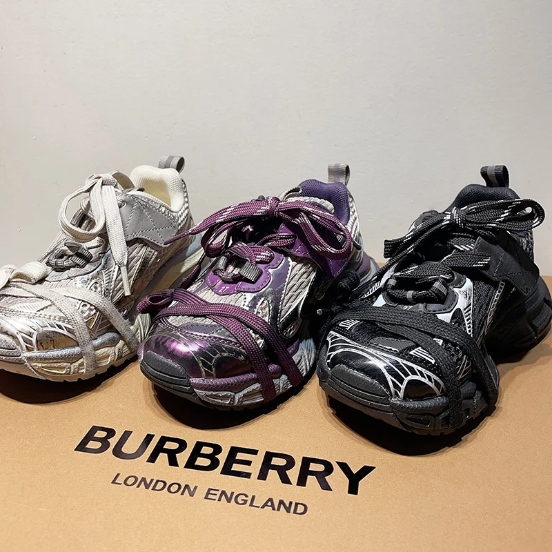 Famous Brand Teenagers Low Top Comfortable School Shoes Flat Bottom Designer Sneakers Soft Convenient Kids Sneakers