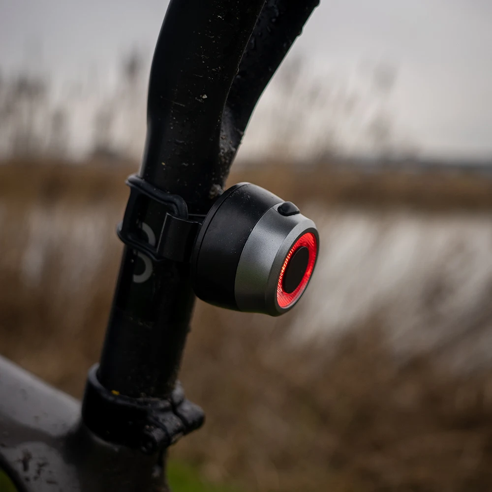 
Factory direct Sate-lite USB rechargeable bike light eletric bike rear light CREE LED waterproof 