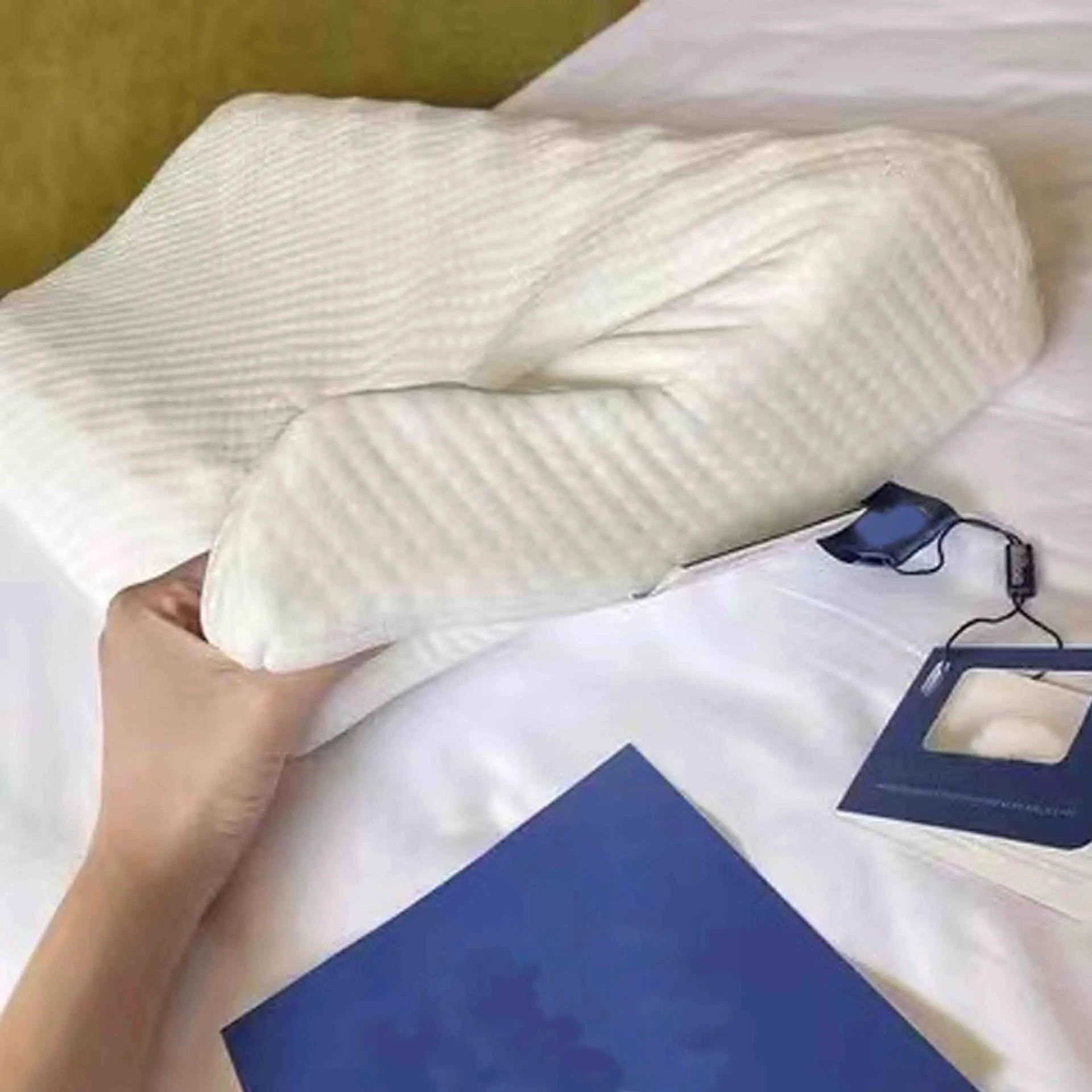 Hotel Natural Latex Memory Cotton Knitting Fabric Orthopedic Pillow Fit to the Cervical Spine