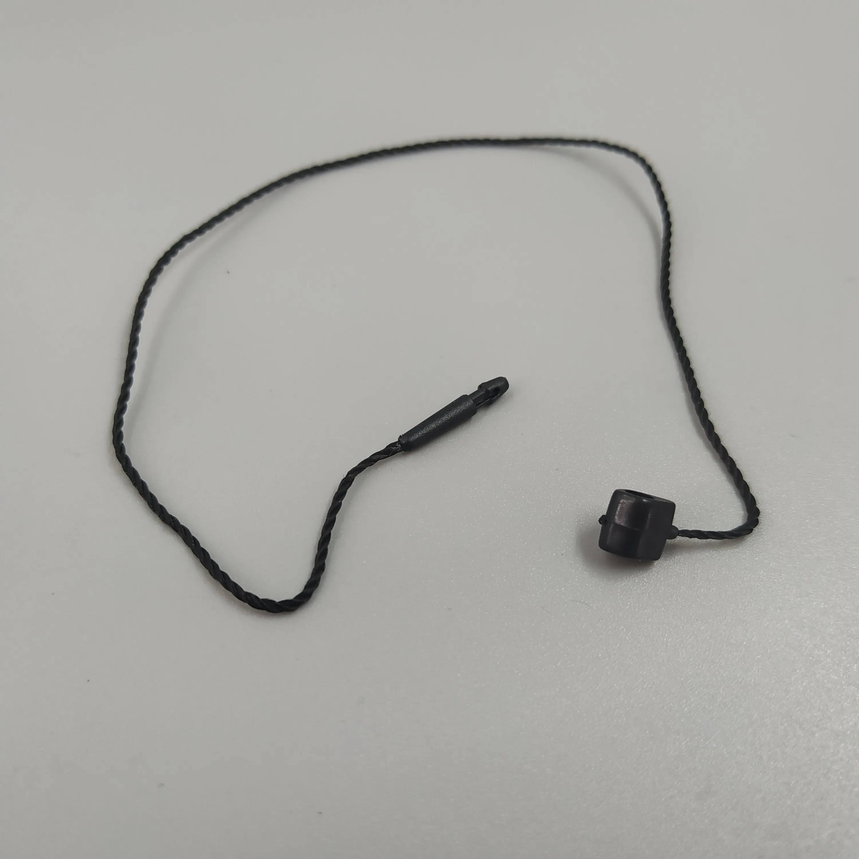 В наличии на продажу, плотно прилегающие шнуры, хлопковые шнуры, тонкая подкладка, связывающая бирка, крепежная бирка, застежка-петля, дисплей (2000 шт.) пакет