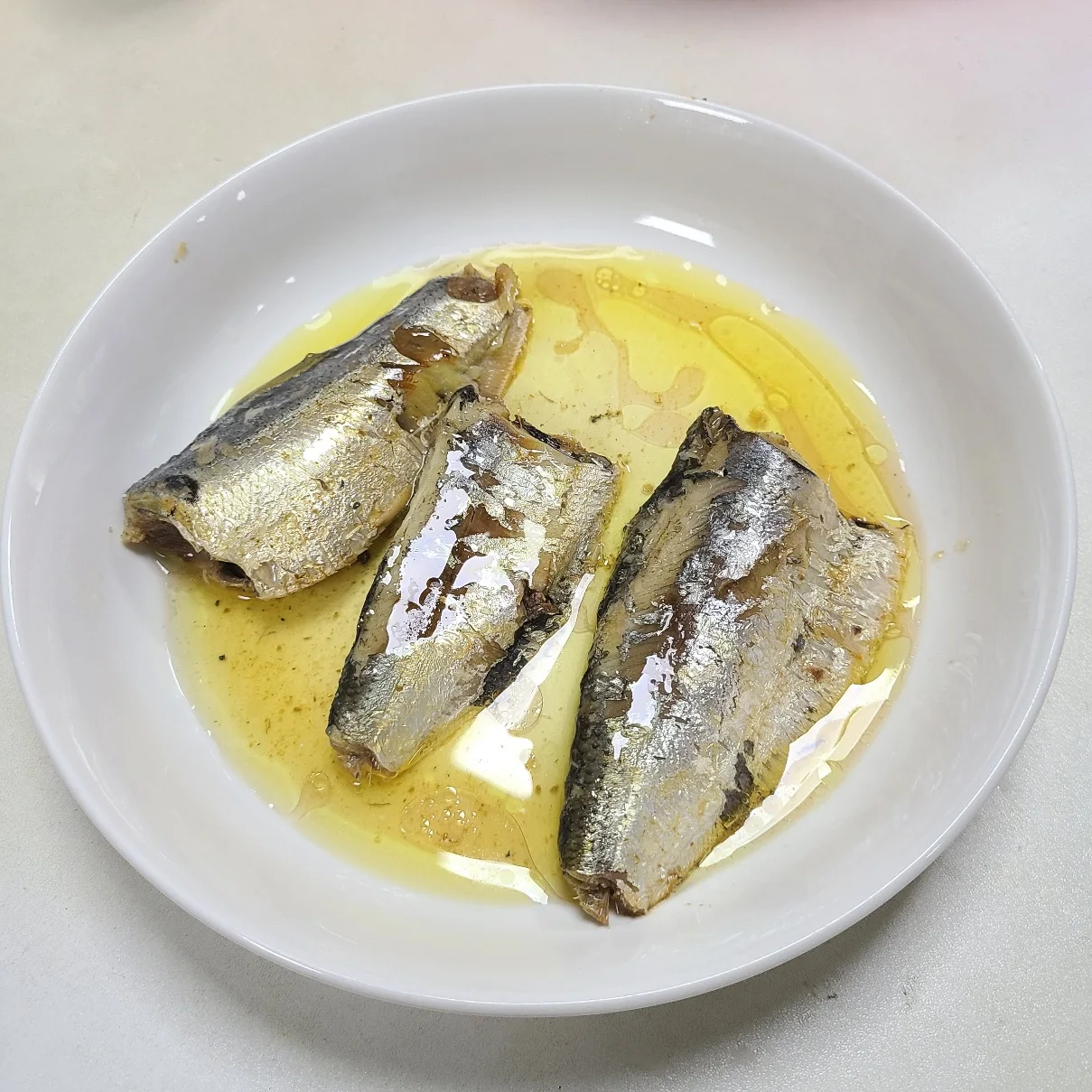 Wholesale Club type canned sardines 125g  fish in oil for Ghana market