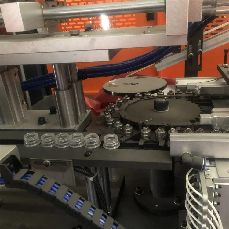 YD-1800 2cavity Professional PET Stretch Blow Molding Machine  higher automation  intelligent control small bottle making