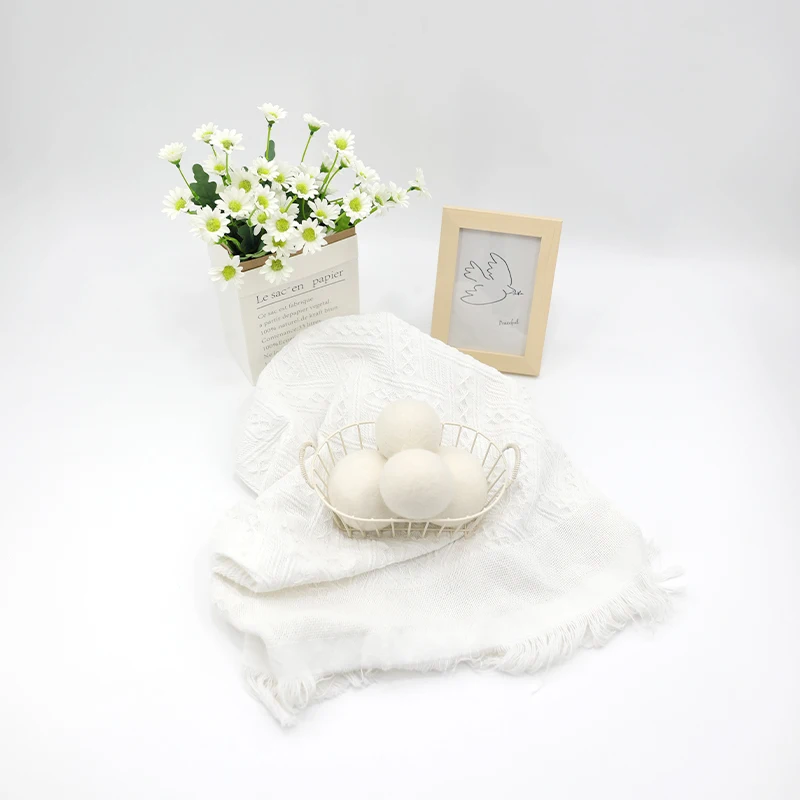 Eco handmade felt wash wool ball Laundry dryer ball customized wool cotton wool balls