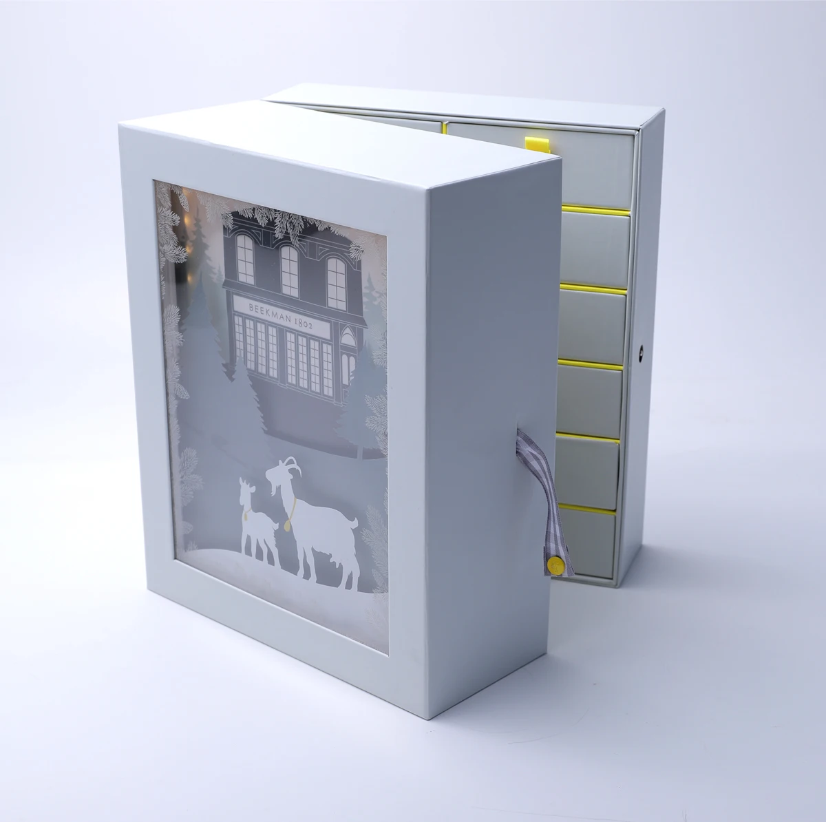 Новогодняя коробка с календарем календарём