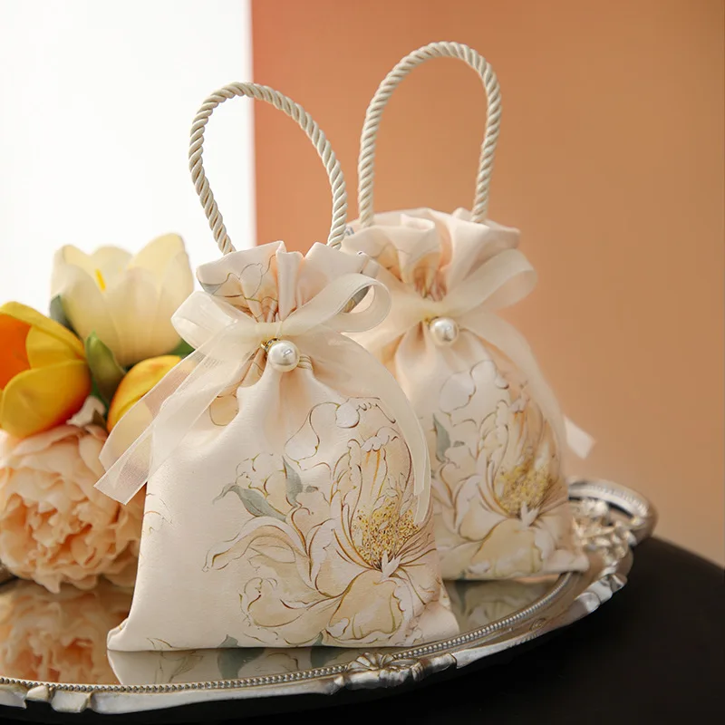 New Style Wedding Favour 2024 13cm Packaging Flower Entry Luxury Candy Bag for Guests