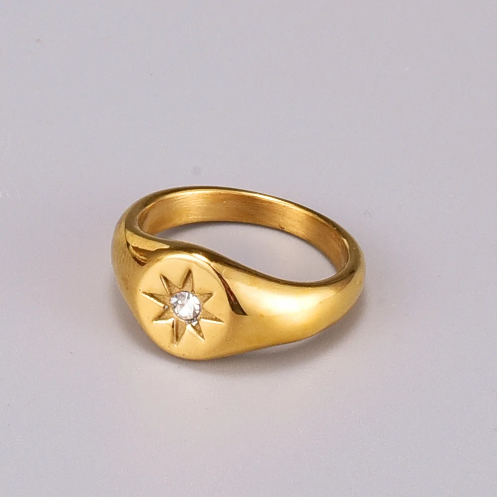 European Fashion Stainless Steel Gold Plated Ring Women Men Retro Heart Light Diamond Ring For Wedding