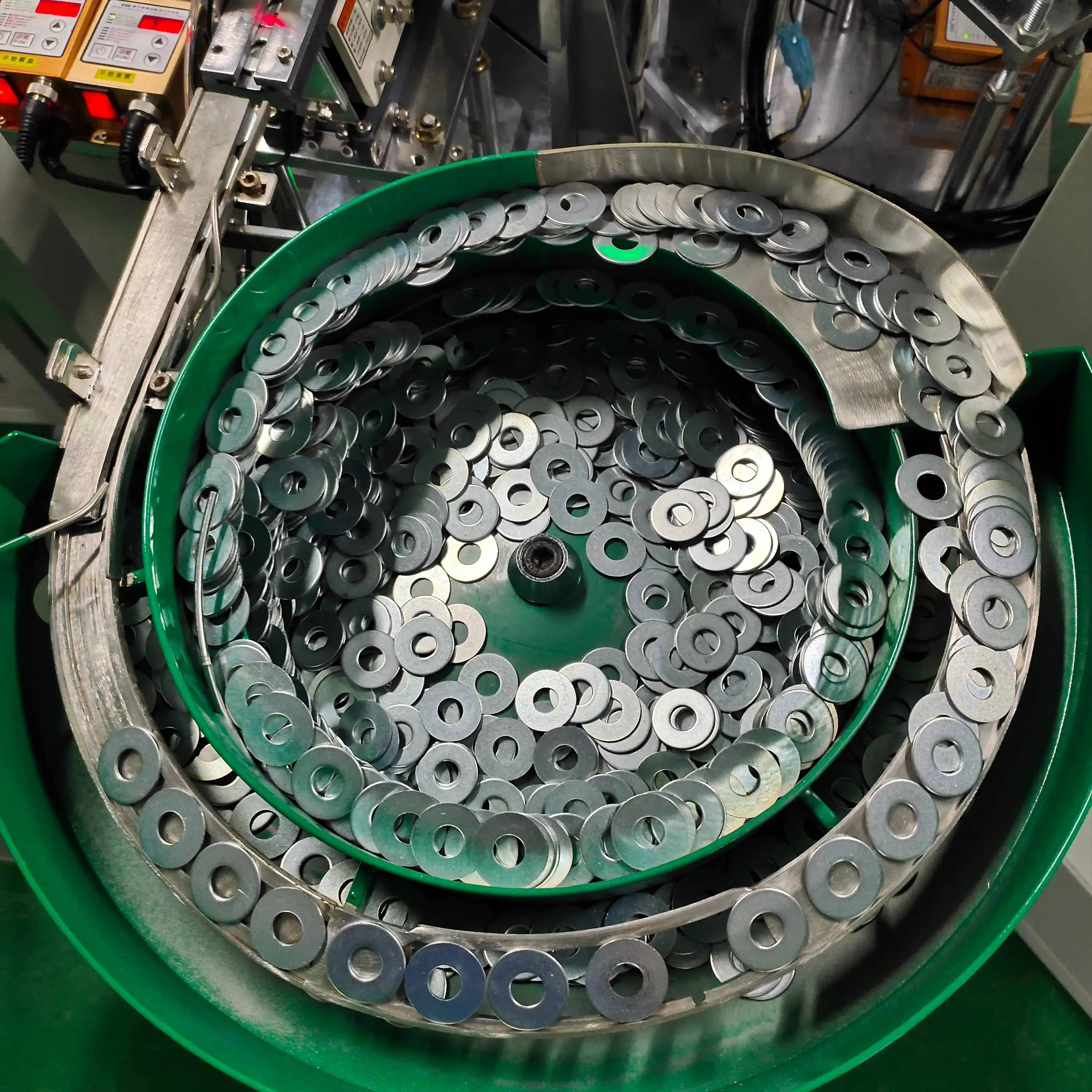 Hex Bolt Stainless Steel Concrete Sleeve Anchor  assembly  machine