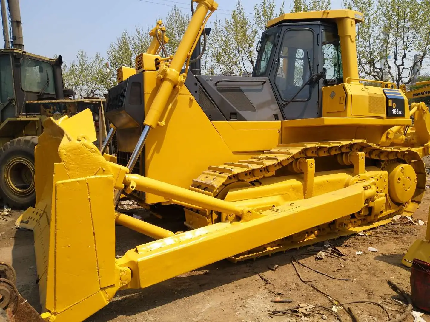 secondhand Komatsu D155AX-5 crawler bulldozer,used Komatsu D155A-3 D155A-1 d155 d155a bulldozer for sale