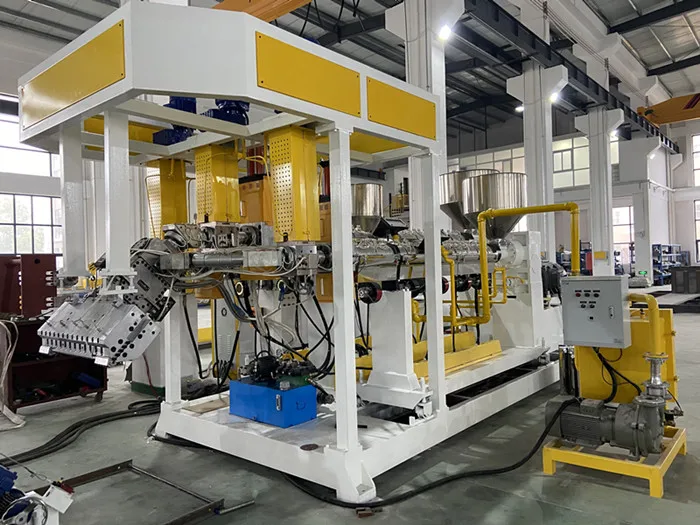 Three layers PP sheet plastic extruder machine triple screw