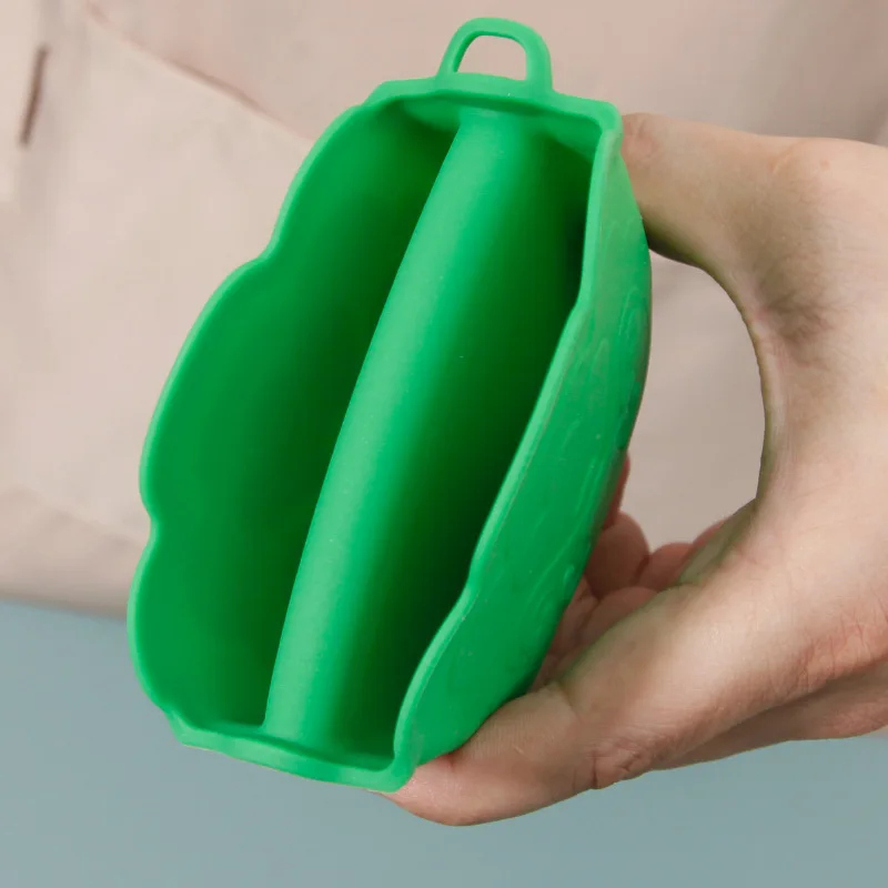 2024 New Christmas Baking Gloves Household Creative Dotted Oven Gloves Heat Insulated Silicone Hand Clip Microwave Oven