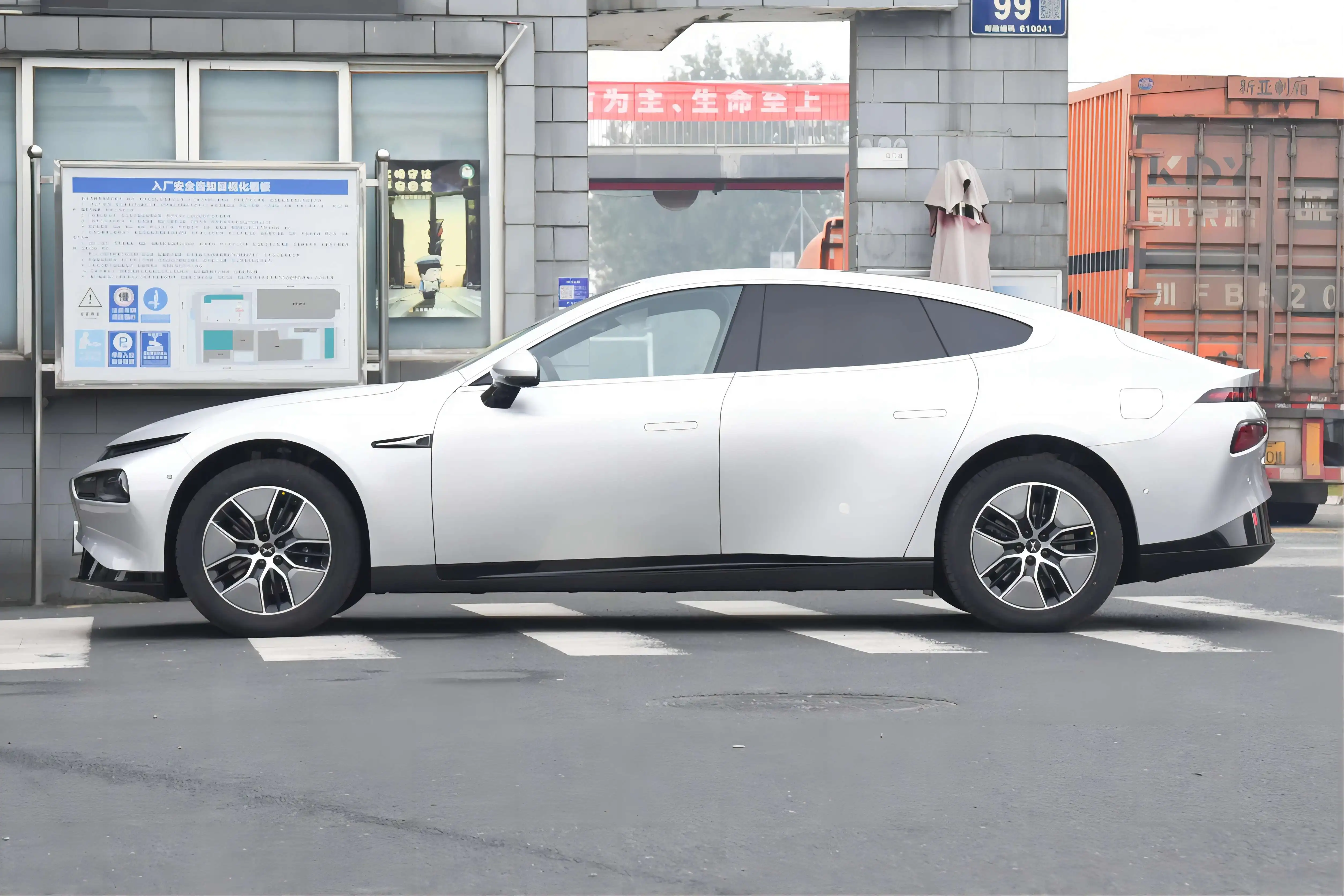 FAIR DEAL USED CARS Pure electric powered Xpeng p7 Electric Cars For Adults Fast Charger with Budget-Friendly Used Cars