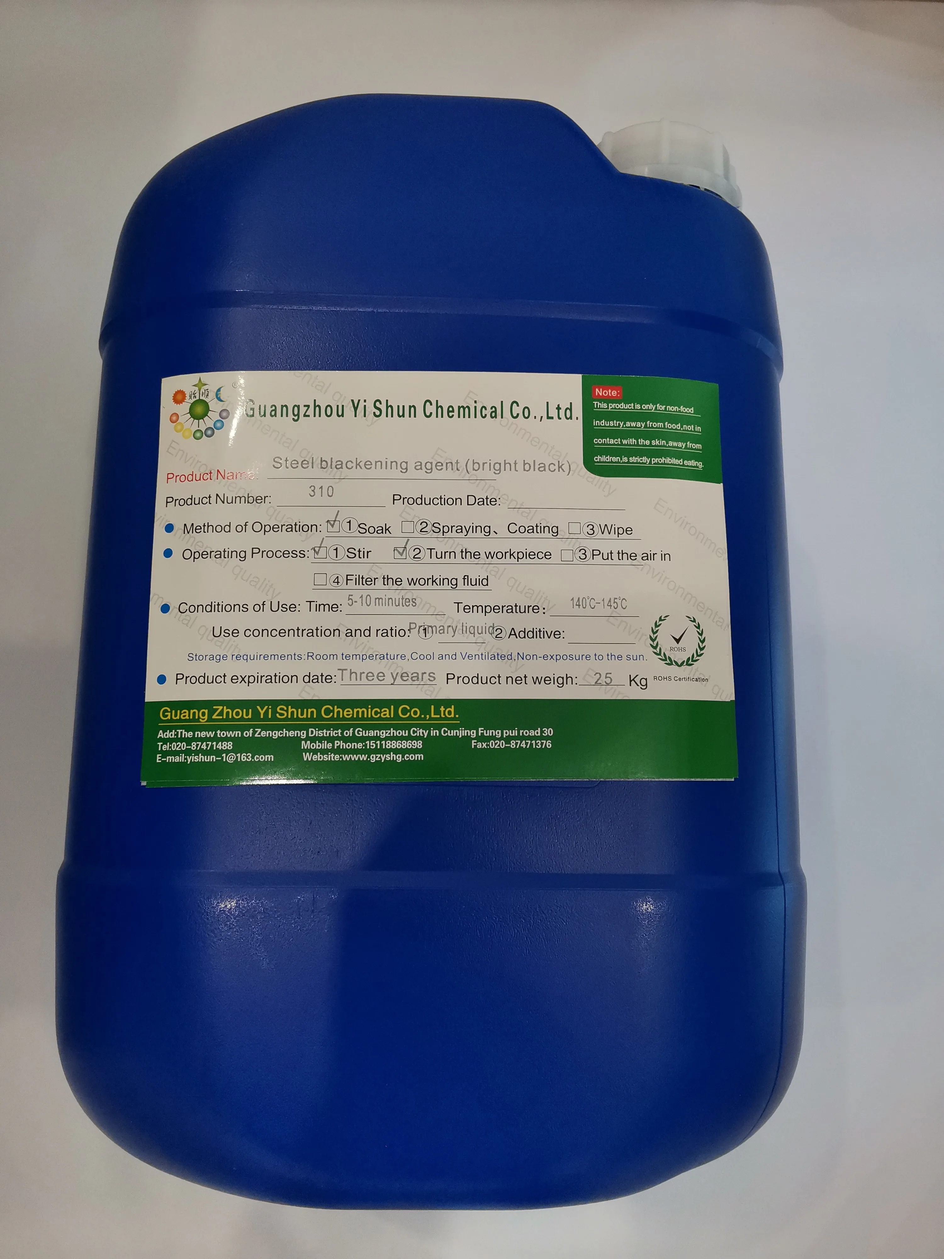 Environmental protection type iron and steel surface shiny black agent