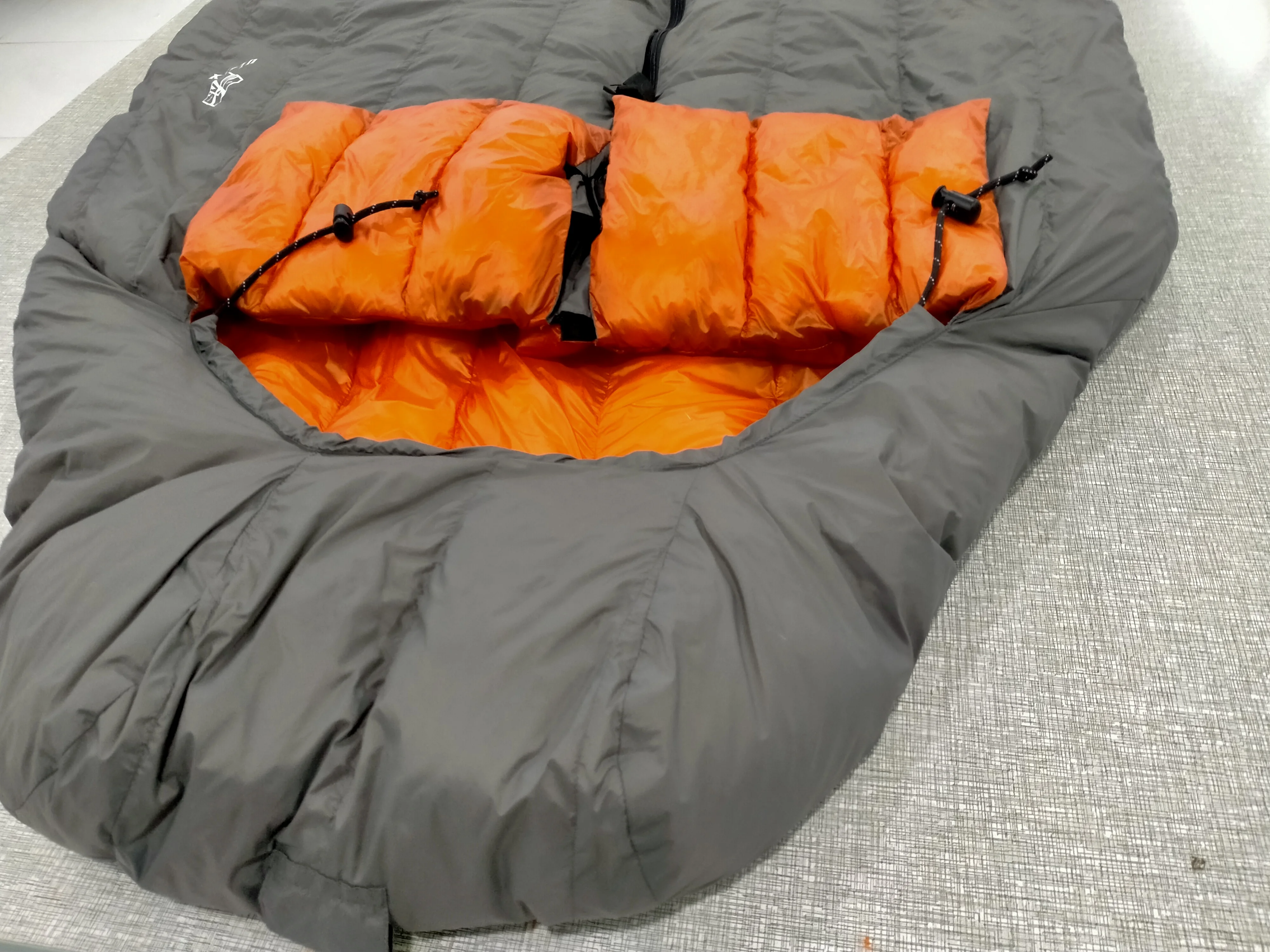 sleeping bags for couples to use with camping tent and in cold weather chilly nights