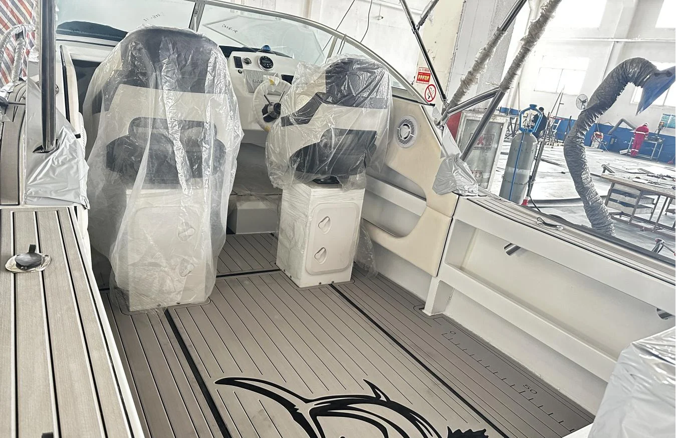 Factory Direct Sales Customizable 6.25m Aluminum Sports Yacht with Cabin Luxury Fishing Boat Outboard Engine Optional Trailer