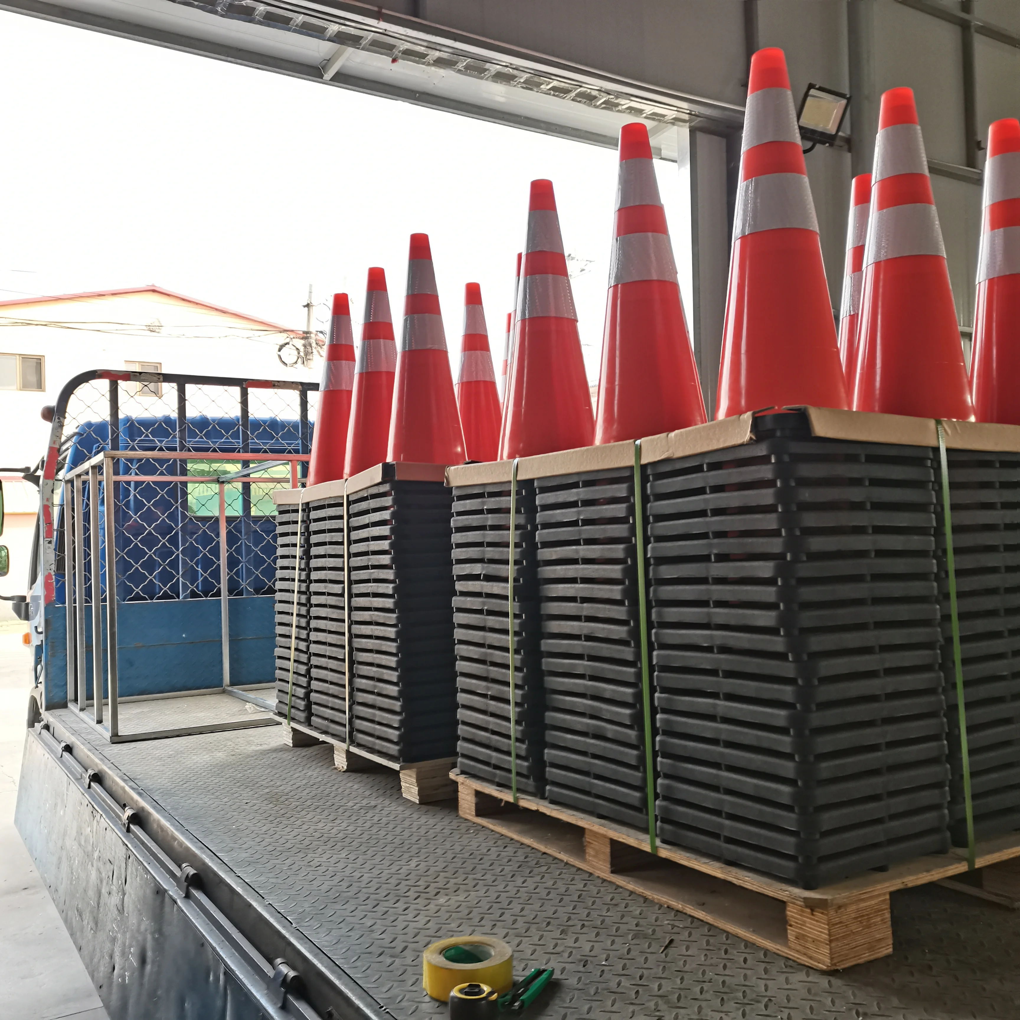 High quality colorful PU blue red reflective plastic traffic cone