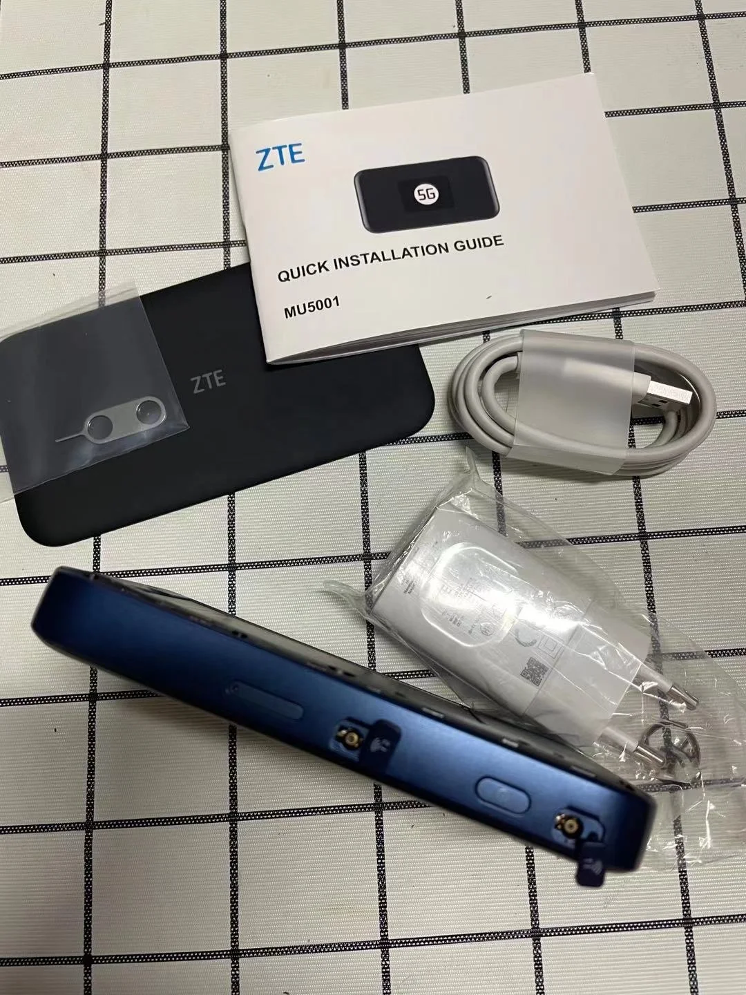 Unlocked ZTE MU5001U 5G Mobile WiFi Router MU5001 wireless ZTE 5G portable WiFi6 router with Battery