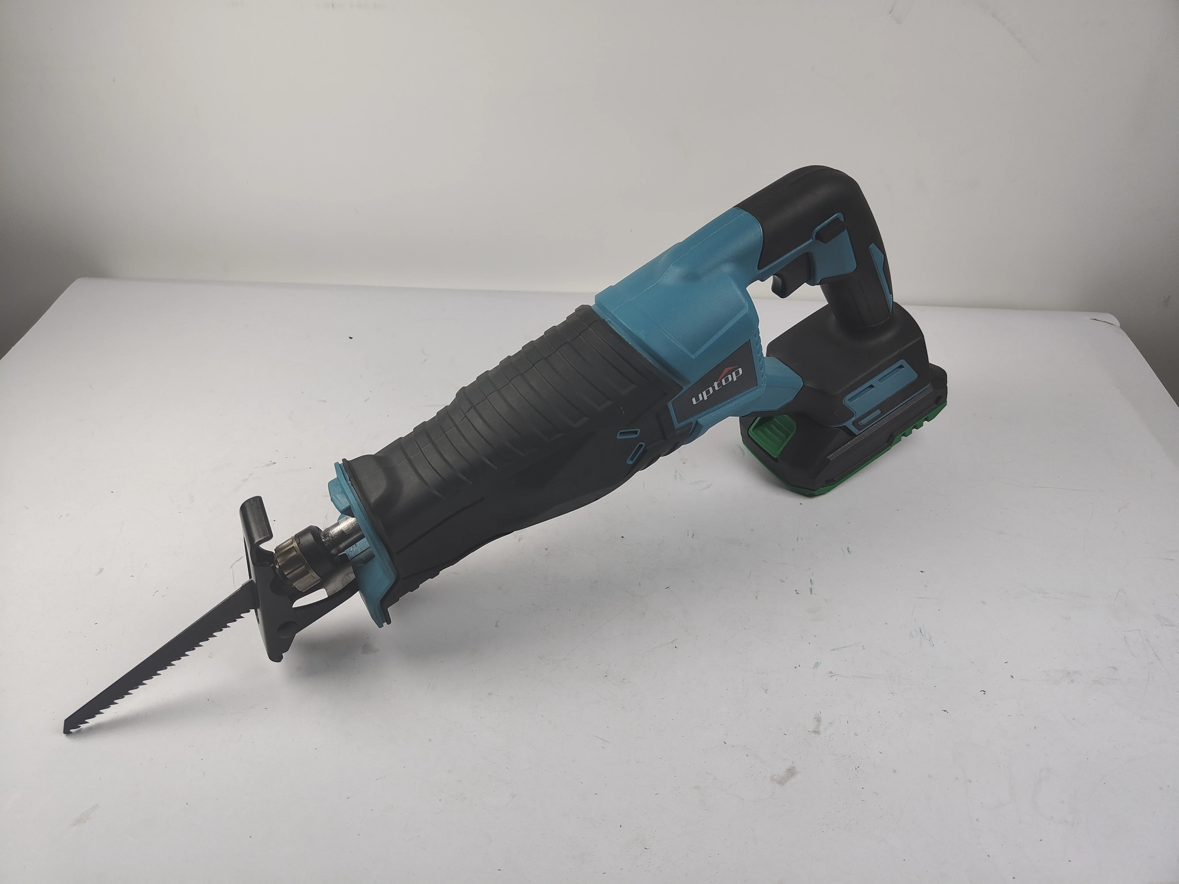 20V 2.0ah Electric Battery Steel Cordless Reciprocating Saw Cutting Wood 20mm Stroke Length Red 220V Wood Saw Machines 3 in 1