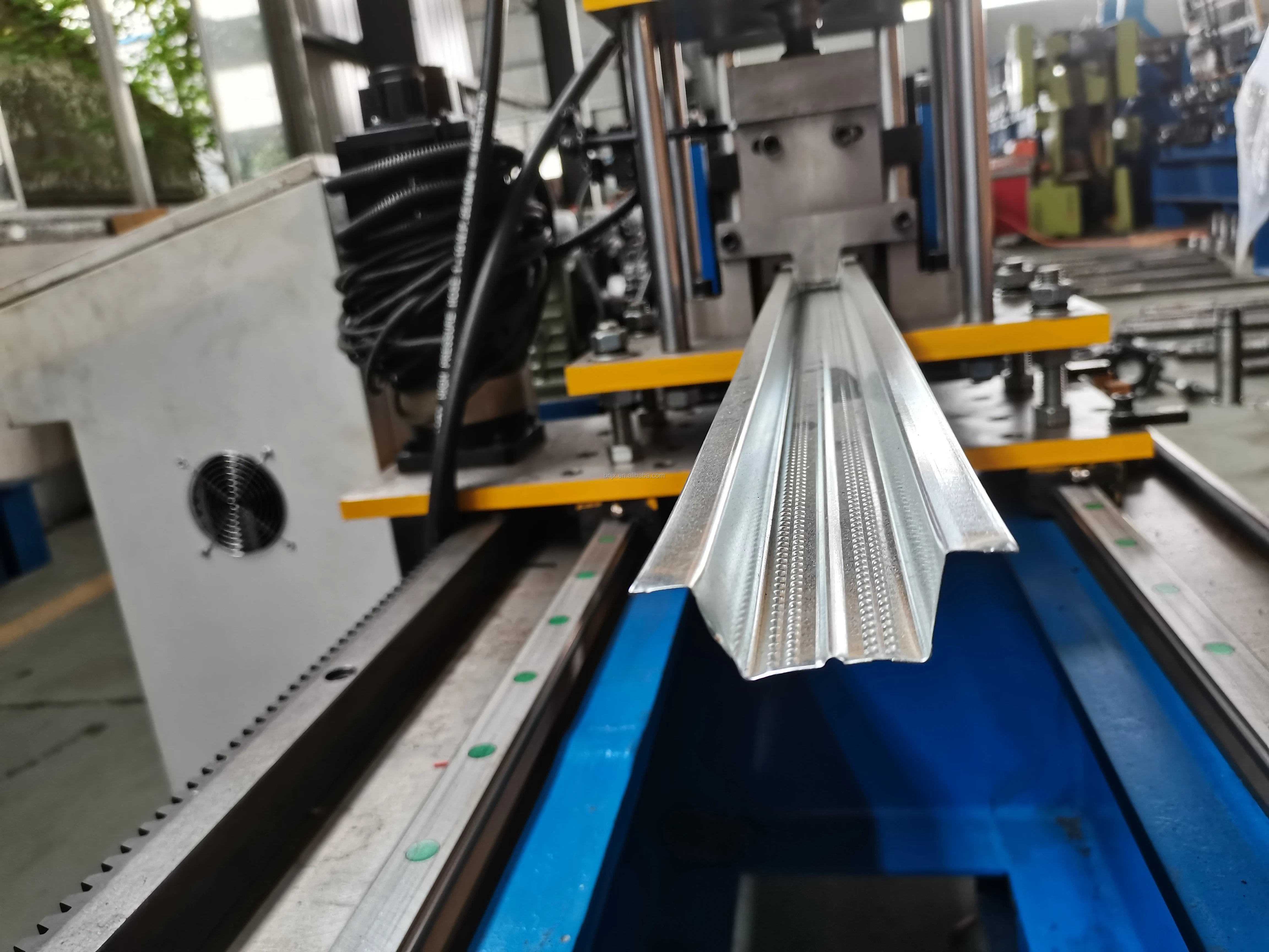 High Quality Omega Drywall Hat Profile Light Steel Keel Roll Forming Machine