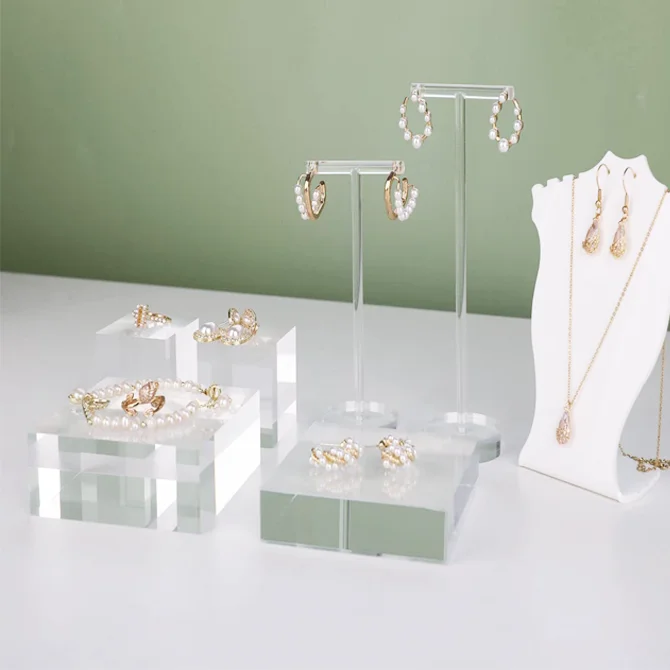 Wholesale  Acrylic Cube  Display Riser  For Used For Ring Earrings Jewelry Clear Display Stand