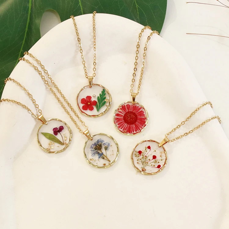 Personalized 18k Gold Plated Necklace Handmade Resin Real Dried Flower Pendant Necklace Fashion Jewelry for Women