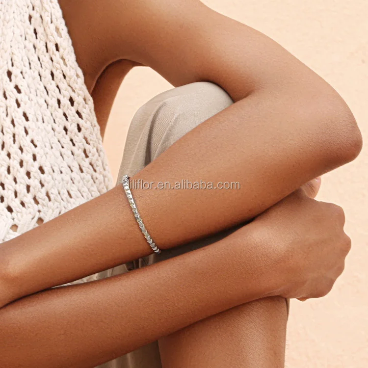 High Quality Fashion Jewelry 18K Gold Plated Stainless Steel Spike Pyramid C-type open design Cuff Bracelets BF192008