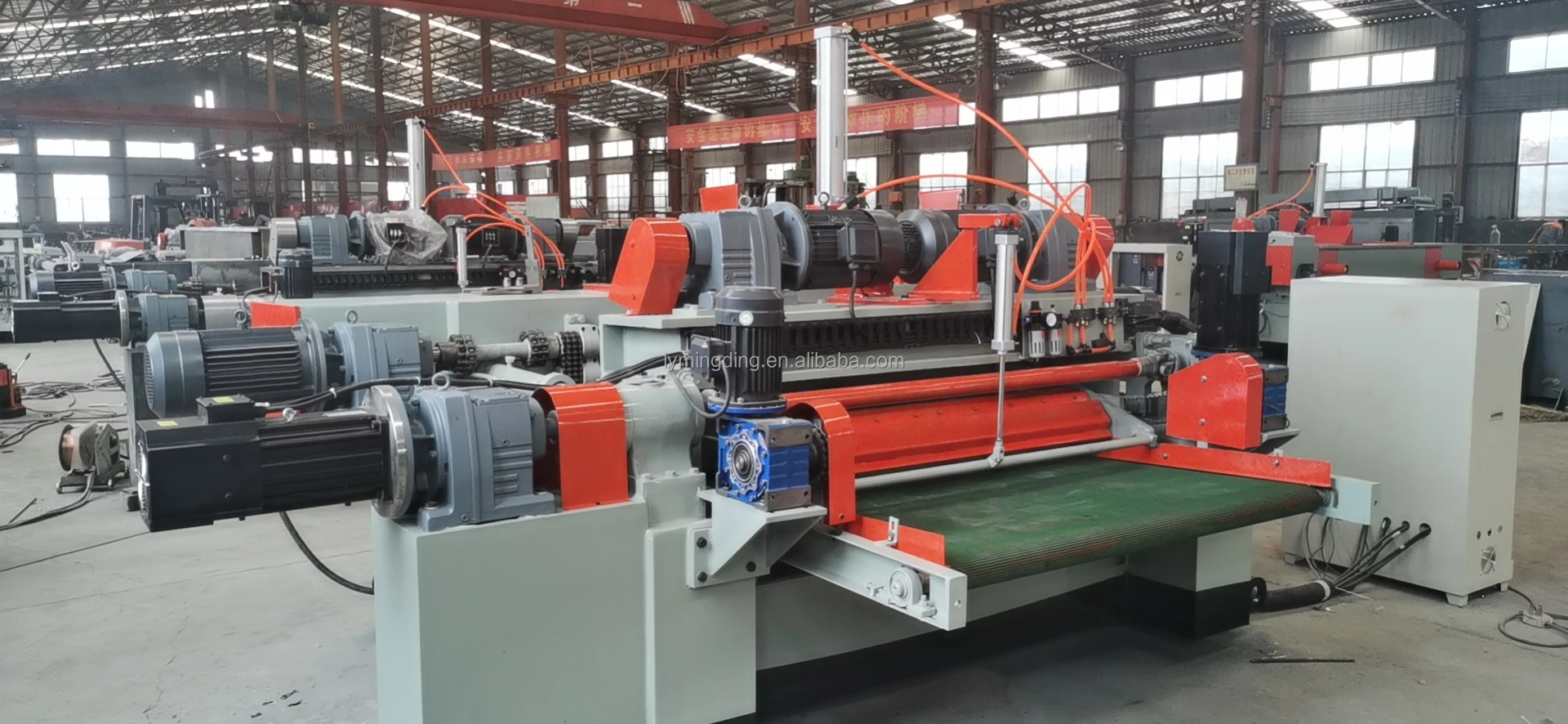 Different Models Spindleless Veneer Peeling Machine For Plywood Making Line