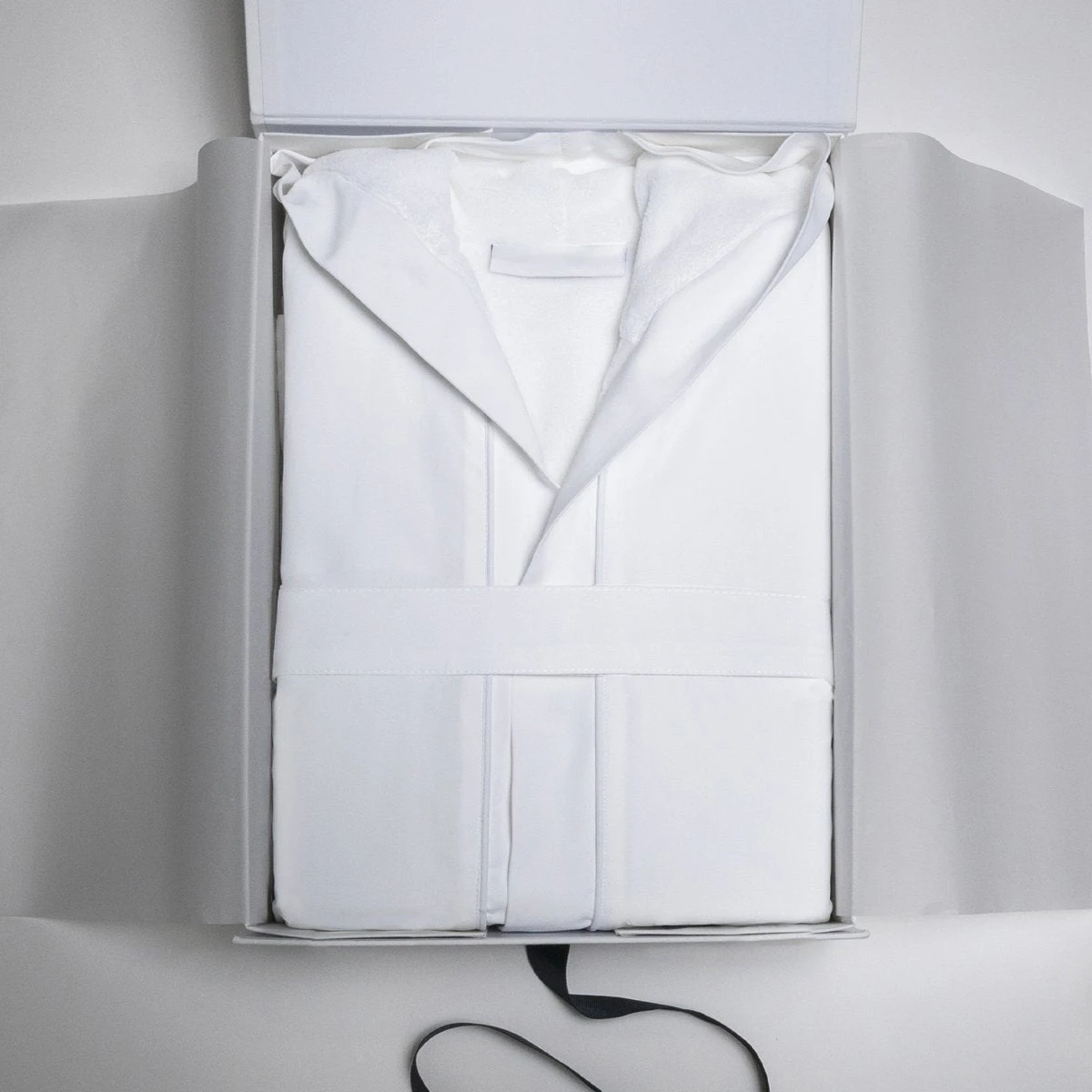 Wholesale Super Soft Luxury Microfibre White Hooded Robe Custom Logo Embroidery Women Bathrobe For Home Hotel