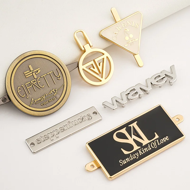 Custom Triangles Gold Metal Logo Hanging Tag Nickel Sewing Metal Label Plate Embossed Metal Plates Brand Logos for Handbag