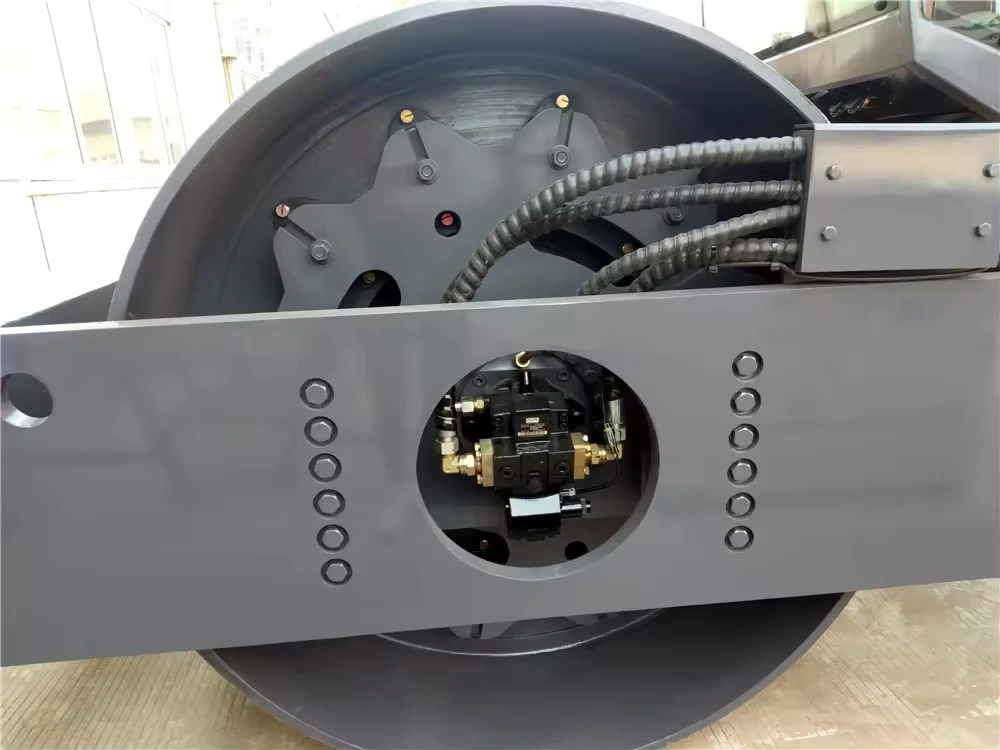 Full Hydraulic 4WD and Vibration Single Drum Vibratory Road Roller for Sale