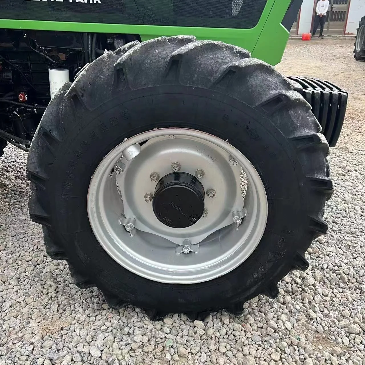 Agricultural Tractor DEUTZ FAHR DF1304 130HP Good Quality used farm tractor