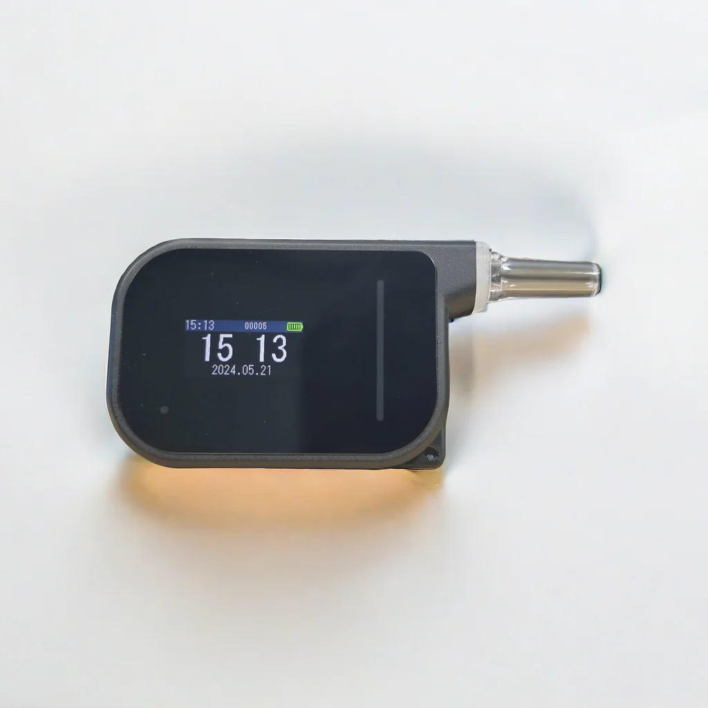 Fashion Mini Alcotester Breath Alcohol Breathalyzer with  High Accuracy