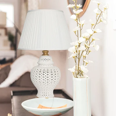 Customized Jingdezhen White Hollow Out Ginger Jar Ceramic Table Lamp Modern Hollow Porcelain Bottle Decorative Table Lamp