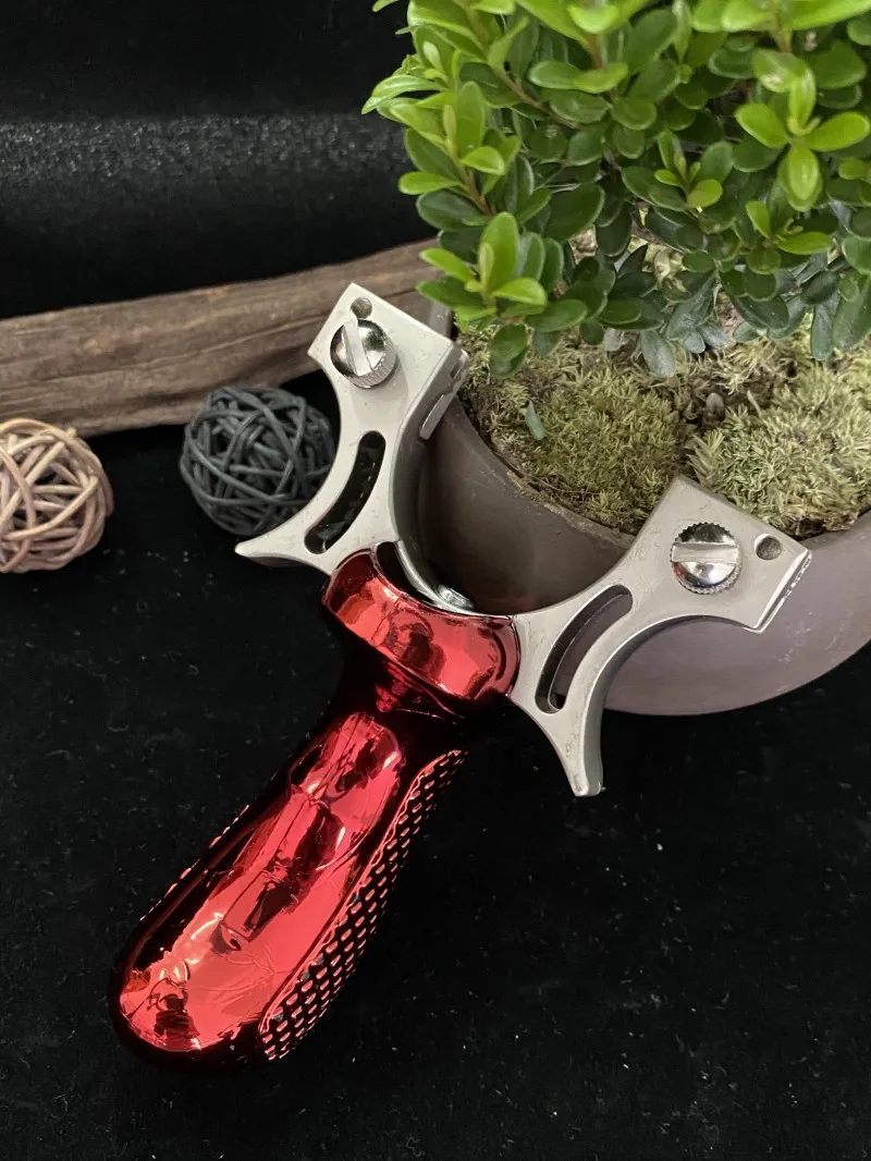 Hot Selling Slingshot Metal Slingshots Competitive Toy for Outdoor Games