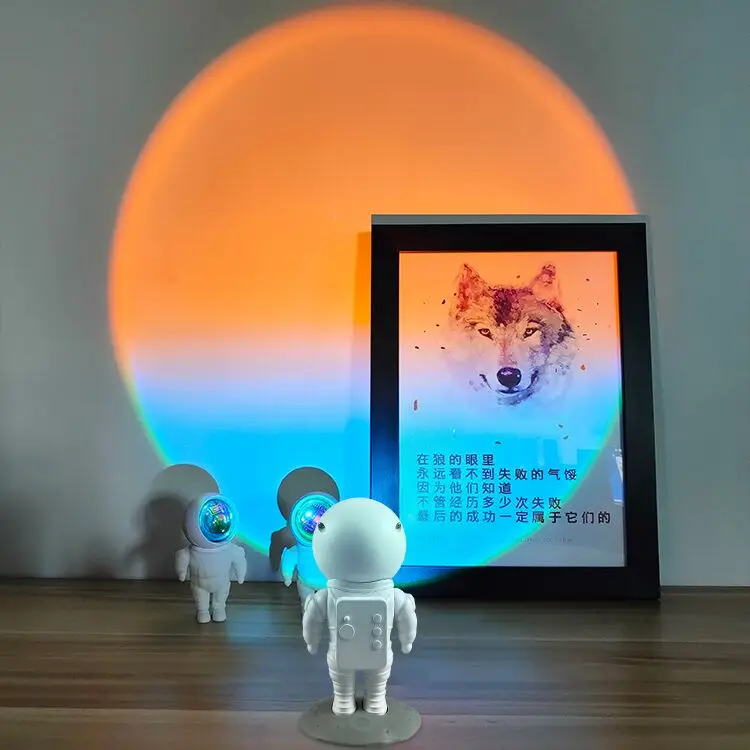 New Design LED Sunset Mini Robot Lamp 360 Degree Astronaut Night Light Sunset Projection LED Table Lamp