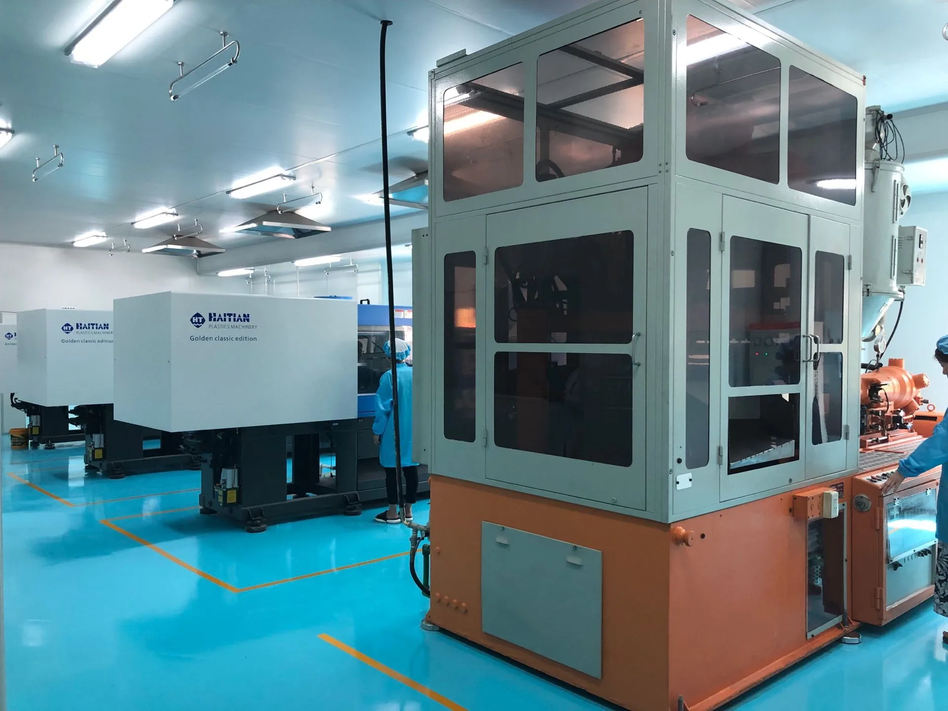 China Supplier Glass Soy Wax Candle Jar With Metal Lid, Cheap Wholesale Glass Candle Holder Jars With Luxury packing