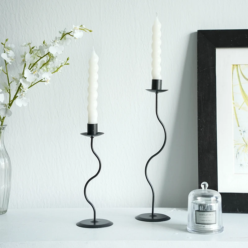 Artistic design sense candlestick Nordic style Italian candlestick curved shape home decoration lighting candle holder