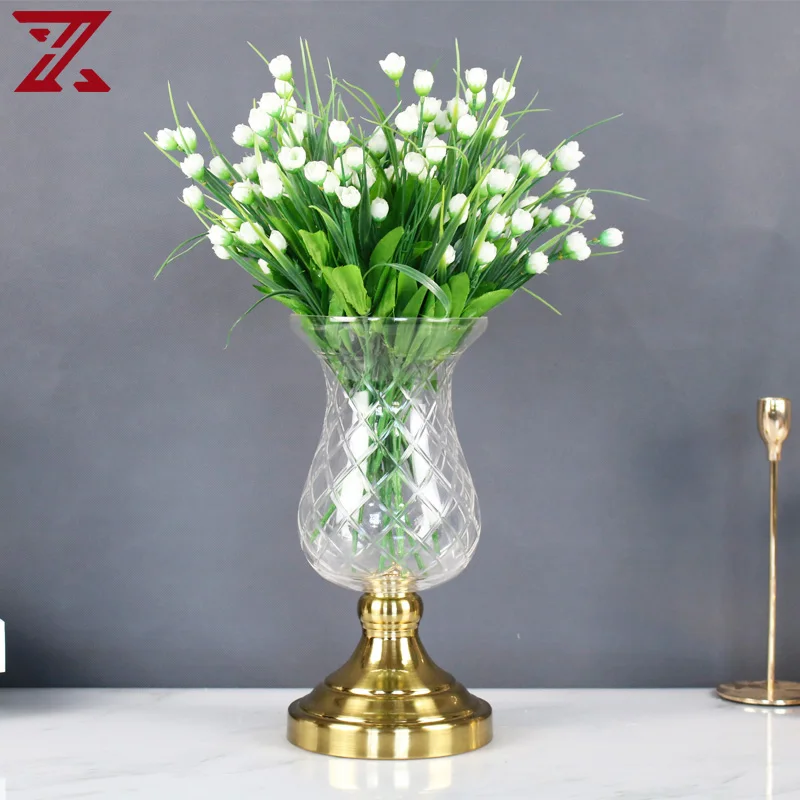 Wholesale flower vase centerpiece transparent glass flower vase with bronze metal base for table decorative