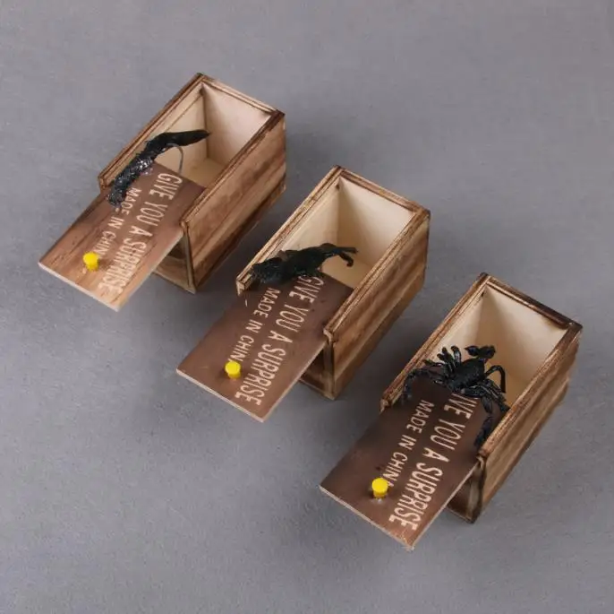 Halloween Gift Scare Box Wooden Prank Spider Hidden in Case Scarebox Play Trick Joke Toys