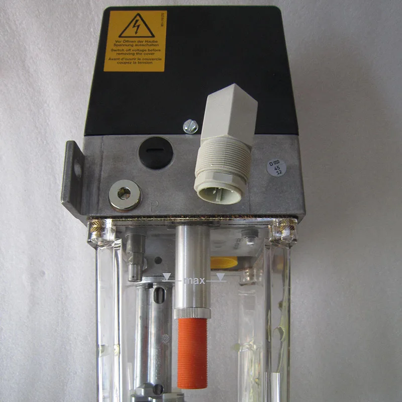 DMG MKF1-KW2-20036+428 SKF Vogel Lincoln 2KG  230V pressure lubrication pump, automatic oil pump