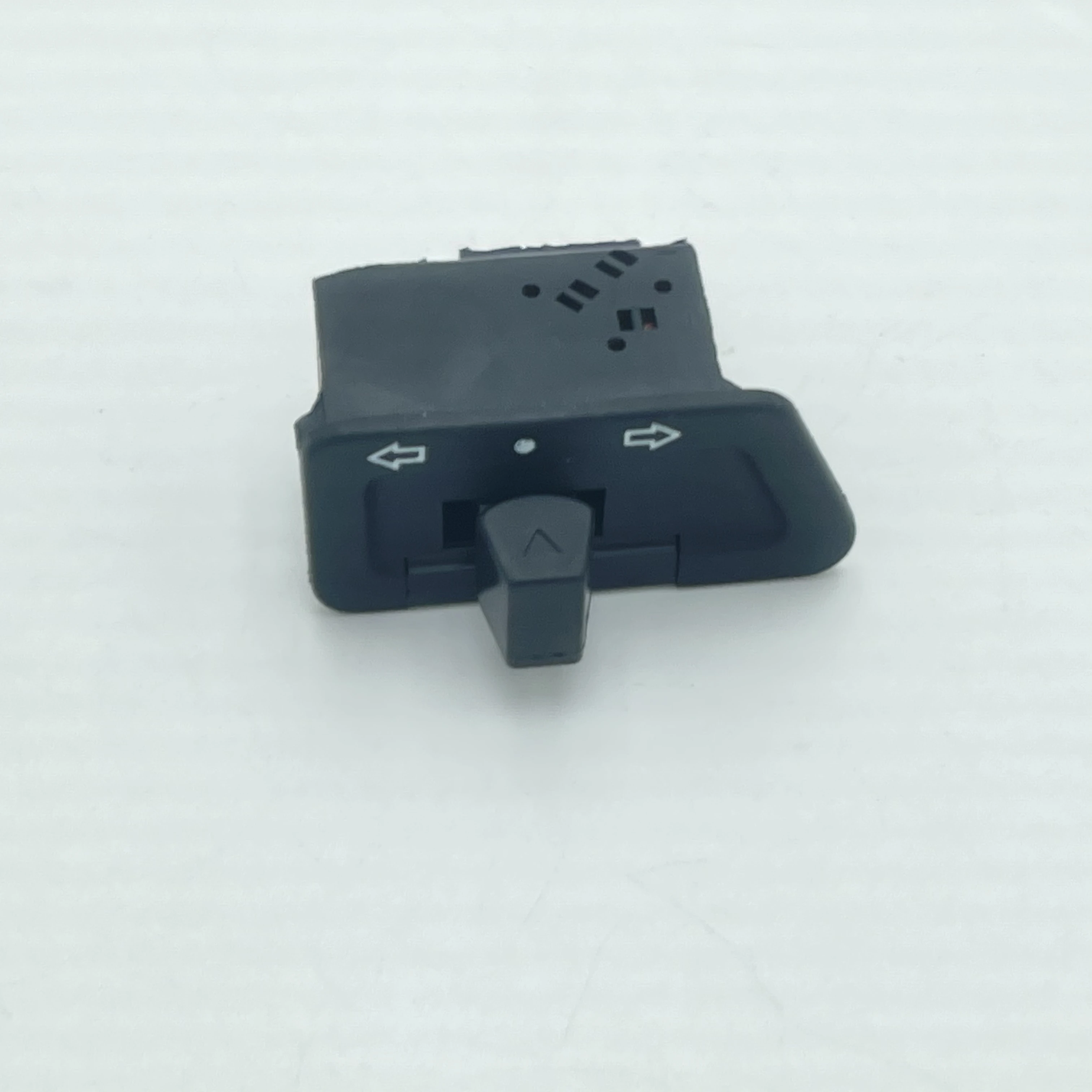 Motorcycle electric vehicle suitable for Wuyang Princess Zhongsha scooter GY6 steering switch